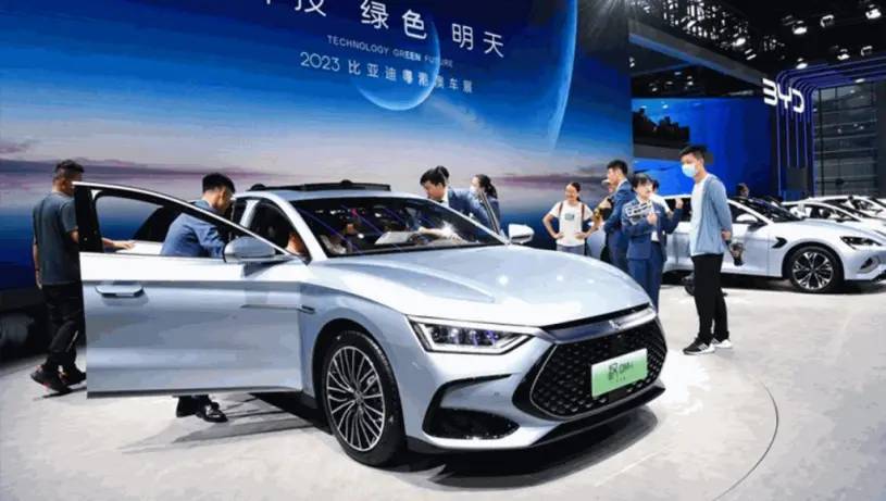 中國商務部據報與比亞迪等車企 開會討論「零公里二手車」銷售