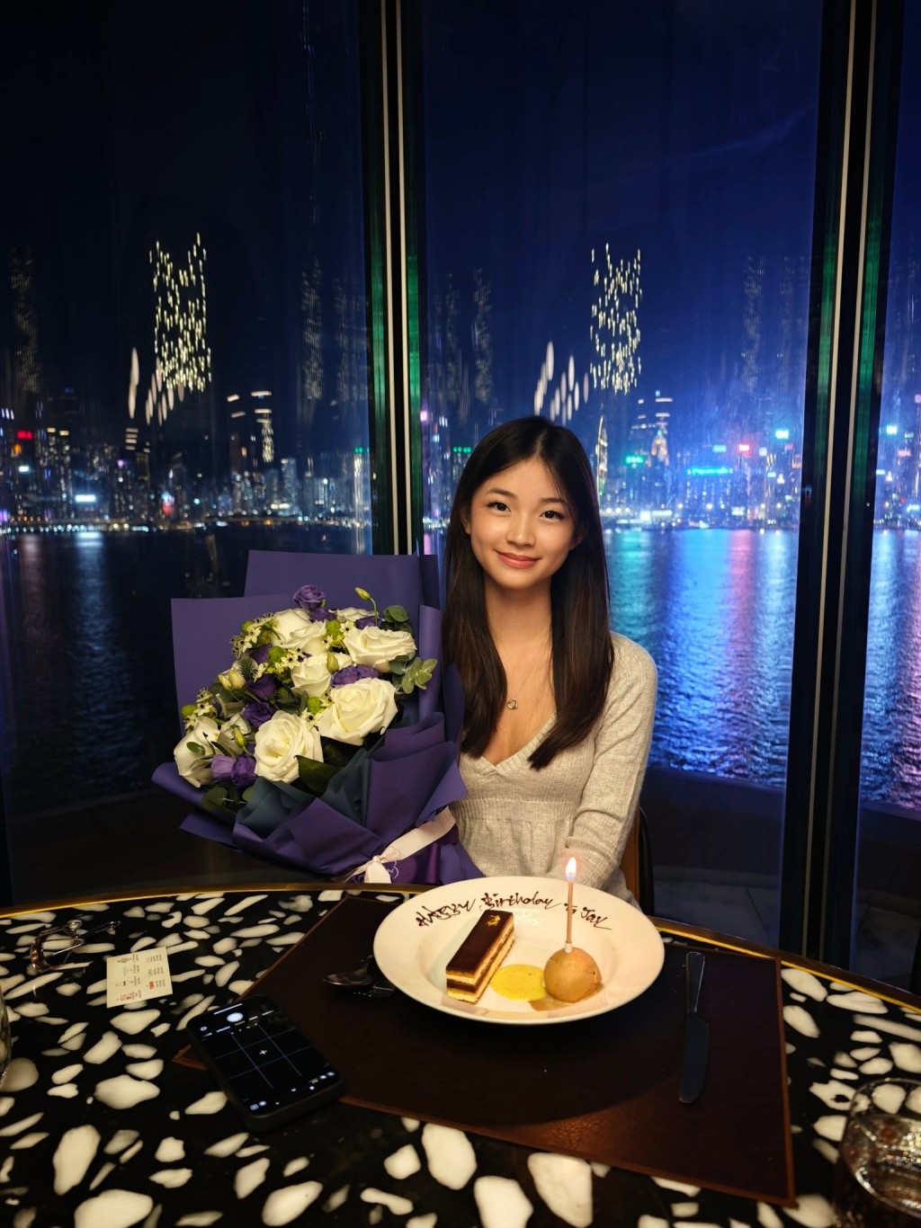 大女胡芷苓是名校學霸才貌兼備。