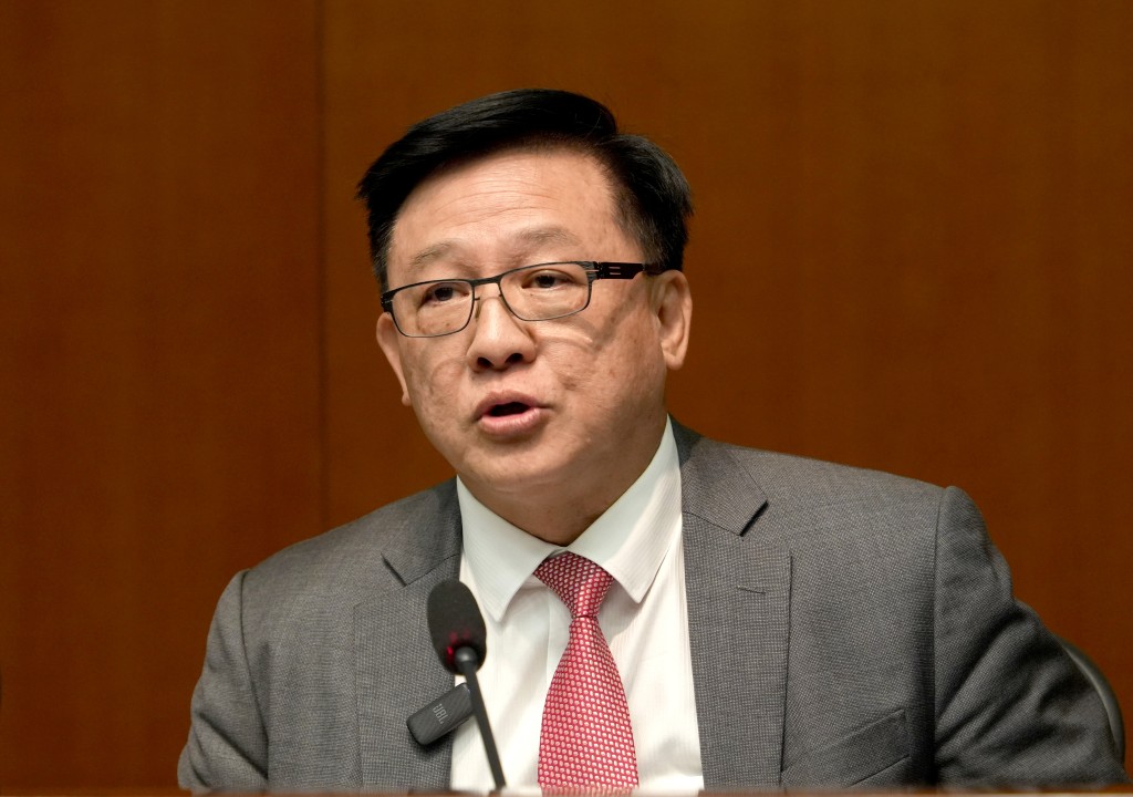 政圈盛傳何君堯有意參選，但最終沒有報名。