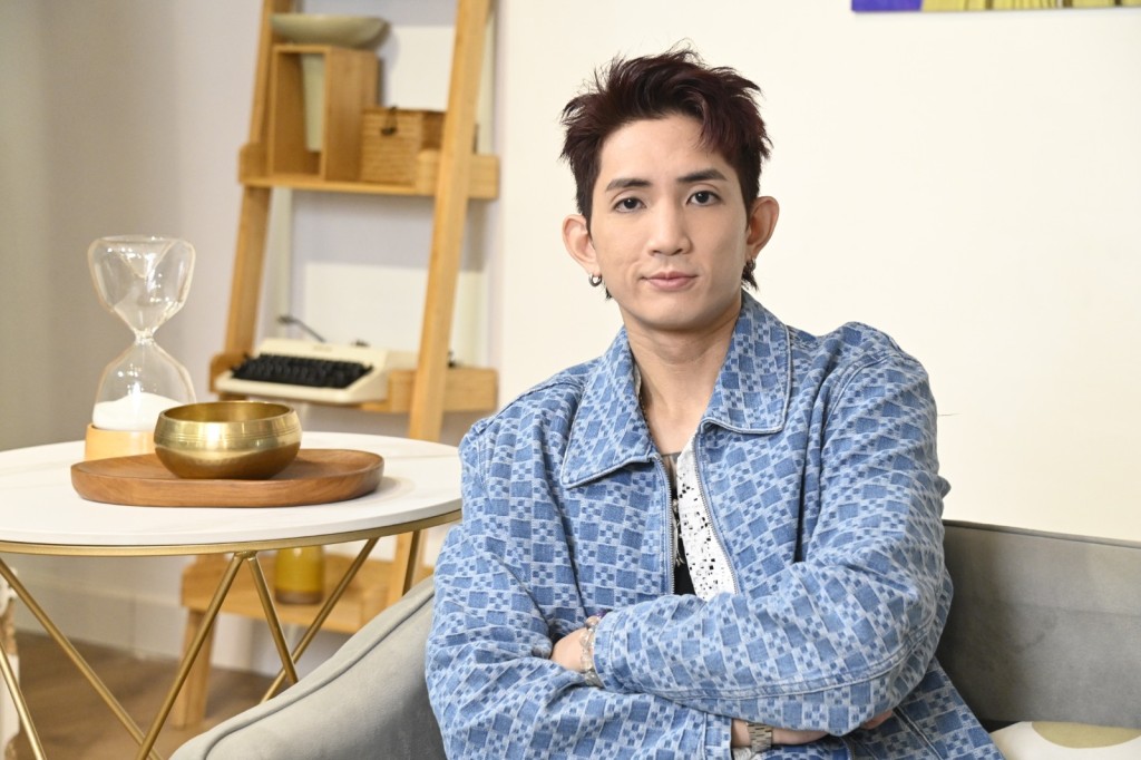 Lokman憑舞台劇《我推的男子》，在《第34屆香港舞台劇獎》獲提名「最佳男主角（喜劇/鬧劇）」。