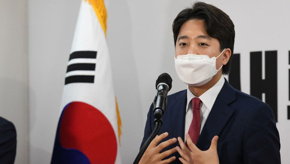 南韓執政黨黨魁李俊錫被曝接受性招待。路透社資料圖片