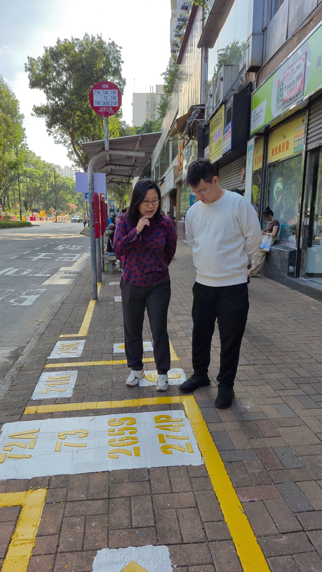 陳建君指區議員除了接收居民投訴後,視察環境及問題,再向政府部門反映,以便盡快作出改善。(受訪者提供) 陳建君指區議員除了接收居民投訴後,視察環境及問題,再向政府部門反映,以便盡快作出改善。(受訪者提供)