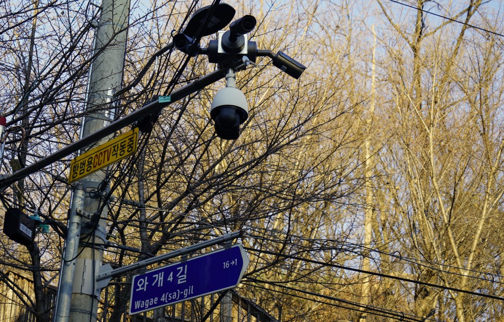 因应赵斗淳出狱，安山市增加大量摄像头监控。中新社 