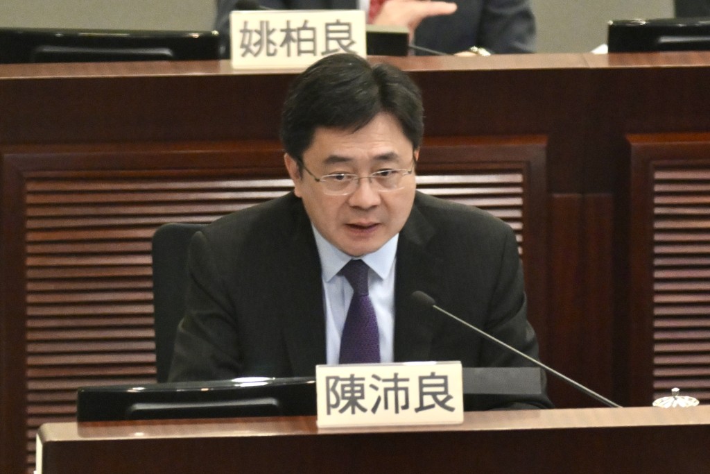 陳沛良質疑資源效率優化計劃慳錢未到數。