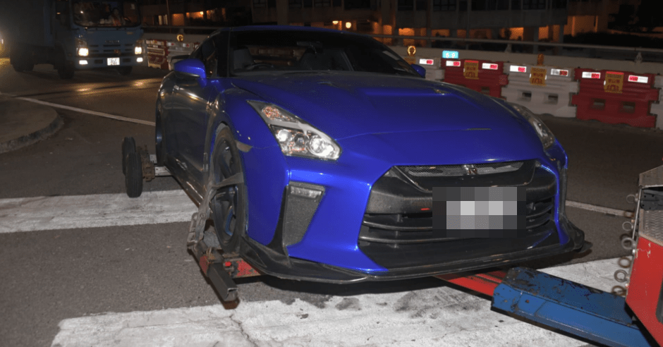 警方截獲4輛可疑跑車。