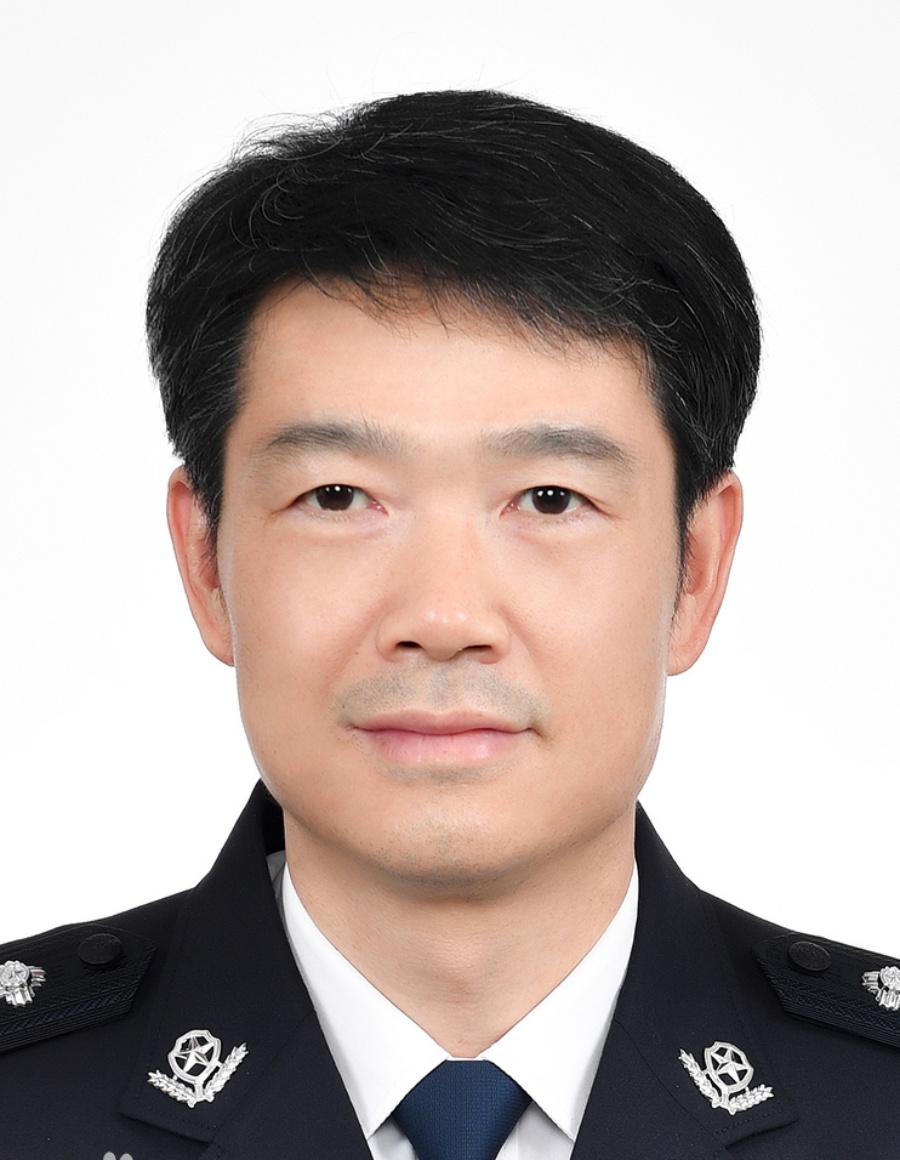 張亞宏升任為上海副市長。
