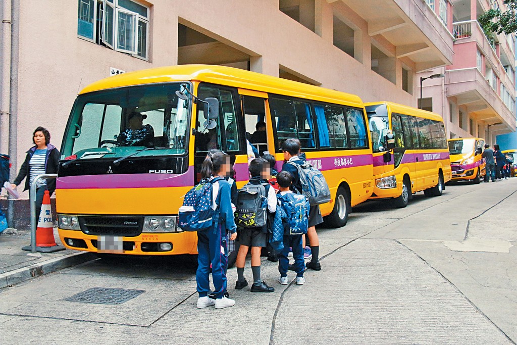 安全帶新例涵蓋校巴等學生服務車輛，業界期望新例能加強學童防護。