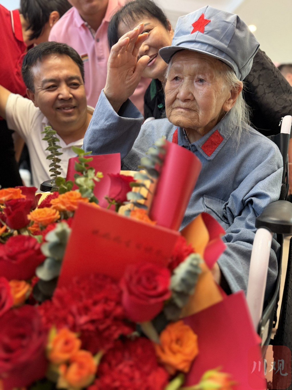 慶祝105歲生日的王全英是在世唯一長征女紅軍。川觀新聞