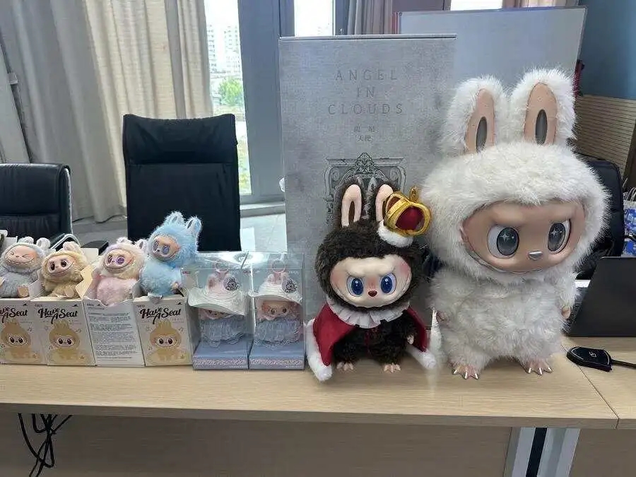 警方查獲的假冒玩具。 上海公安 警方查獲的假冒玩具。 上海公安