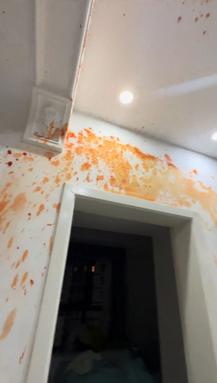 贵州有民众DIY糟辣椒却发生自爆，将全屋变“凶案现场”。抖音