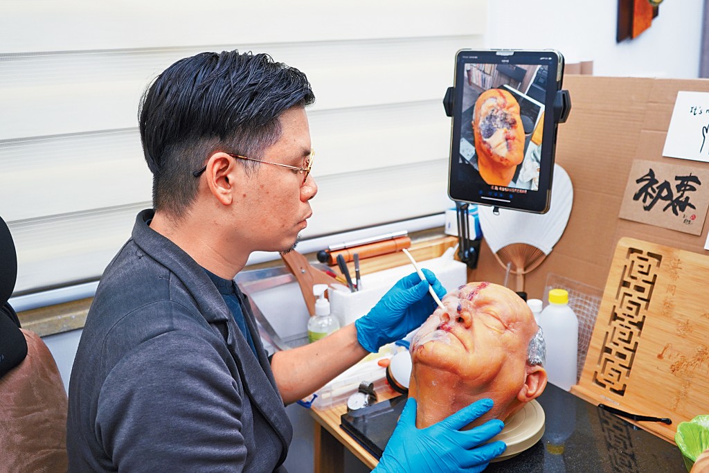 有本地遺體修復師與特技化妝團隊聯手為逝者重塑遺體。