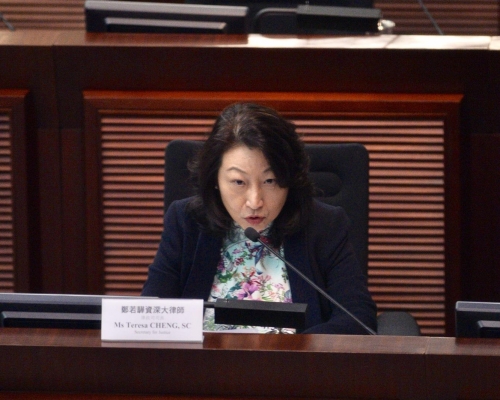 鄭若驊拒絕回應她本人有否參與不檢控梁振英的決定。