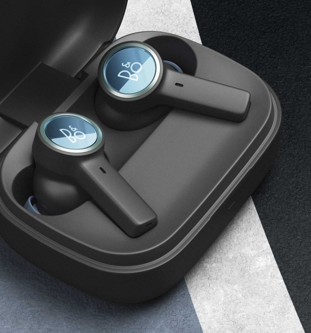 Beoplay EX採用9.2mm大單元之餘，還在外殼表面加入PVD鋼化鍍膜玻璃。