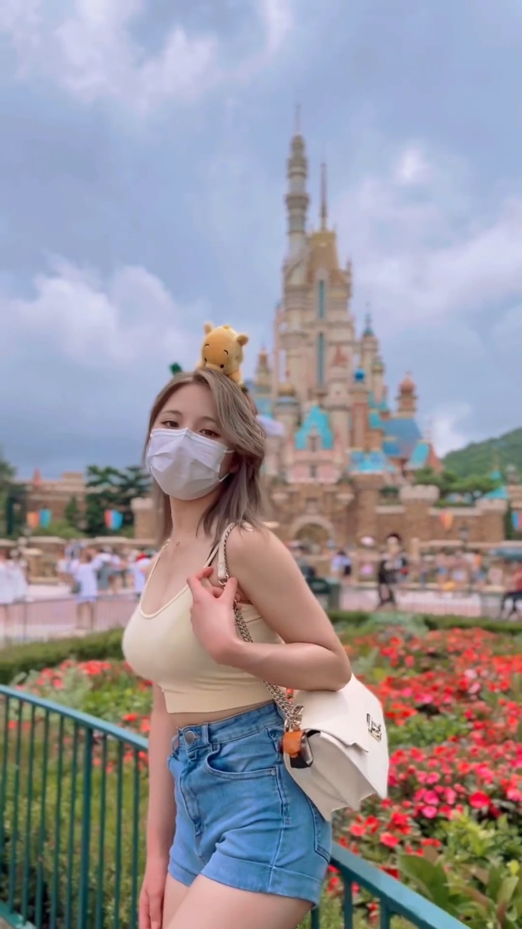 Annabelle最愛穿小背心。
