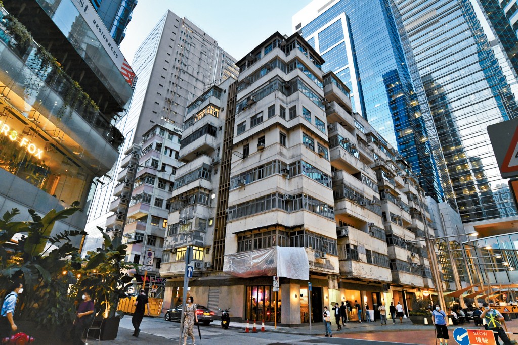 早前獲批強拍令的舊樓項目陸續舉行公開拍賣,而本周五罕現2場拍賣會。 早前獲批強拍令的舊樓項目陸續舉行公開拍賣,而本周五罕現2場拍賣會。