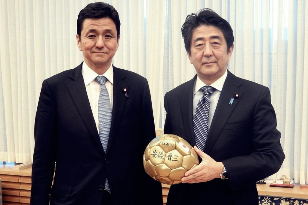 已故首相安倍晉三是岸信夫的二哥。fb