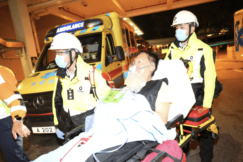 大埔宏福苑五級火至周四凌晨仍未撲熄,至今造成36人死亡,279人失聯,另有29人留醫,其中7人危殆。黎志偉攝 大埔宏福苑五級火至周四凌晨仍未撲熄,至今造成36人死亡,279人失聯,另有29人留醫,其中7人危殆。黎志偉攝