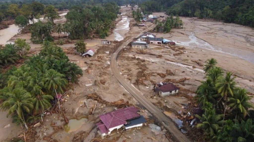 受連續多月惡劣天氣影響，東南亞多國爆發嚴重水災及山泥傾瀉危機。美聯社