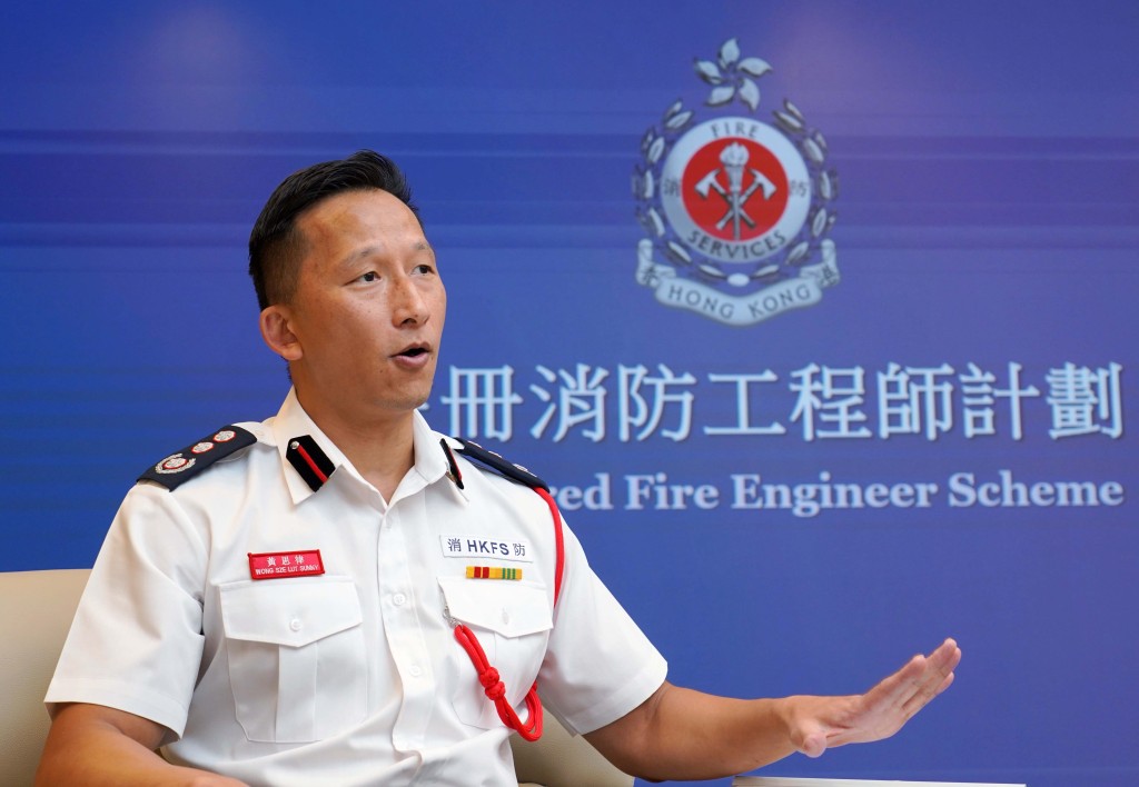 消防處副消防總長（消防安全）黃思律表示，註冊消防工程師的人數無上限，消防處鼓勵更多合資格人士參與，以促進市場競爭，讓市民有更多選擇。 葉偉豪攝