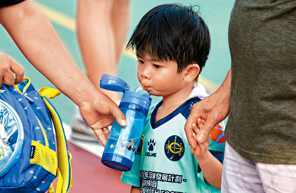 身體攝取足夠水分，有助促進身體新陳代謝，促進消化及排便。