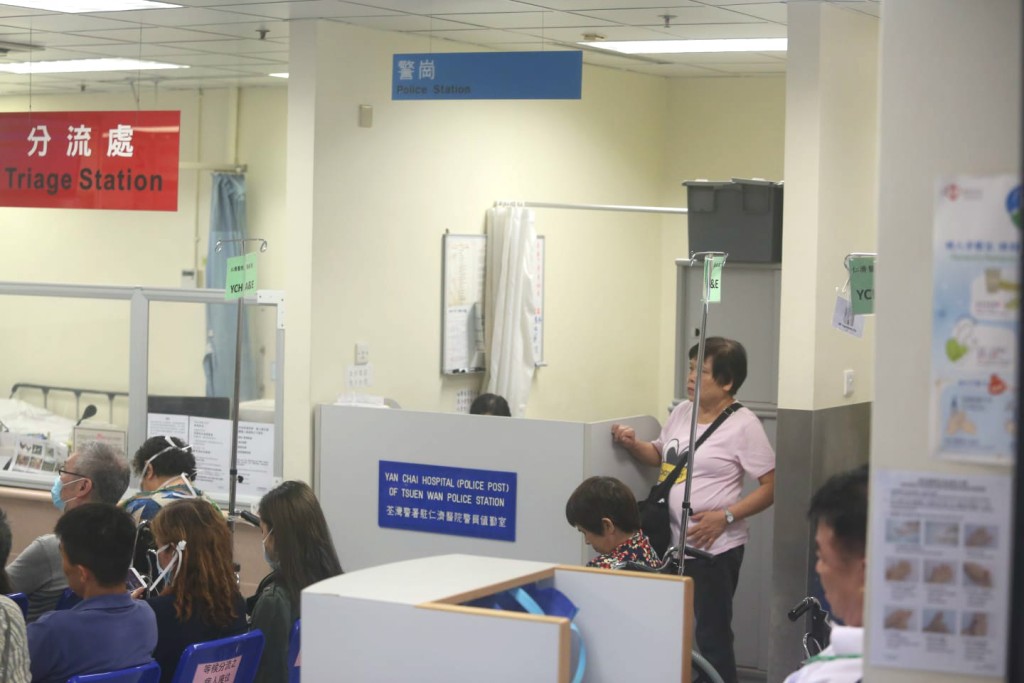 仁濟醫院警崗有警員當值。