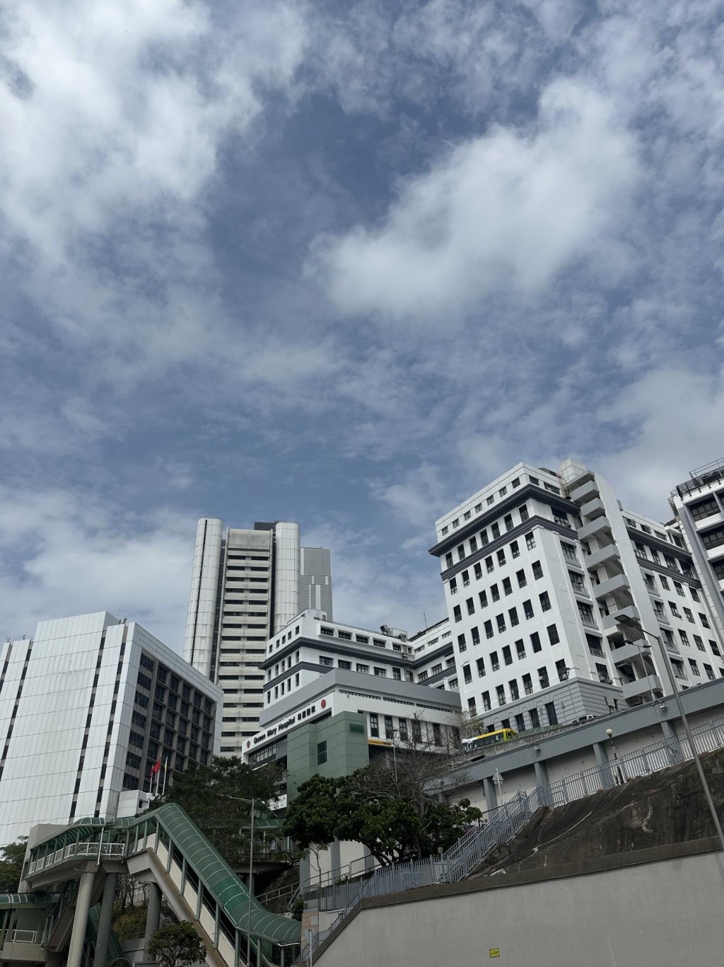 傷者胞姐在帖文中透露,其弟弟在醫院完成手術後,情況穩定。threads圖片 傷者胞姐在帖文中透露,其弟弟在醫院完成手術後,情況穩定。threads圖片