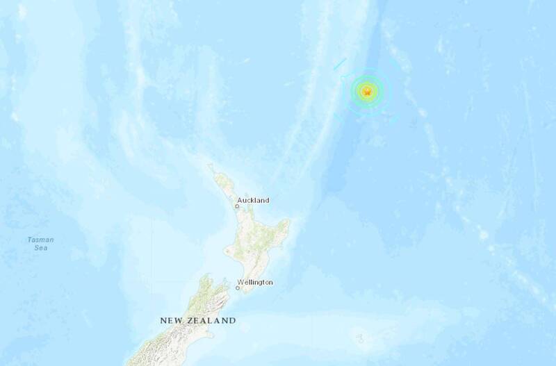 震央位於新西蘭北島東北方的克馬得群島。USGS