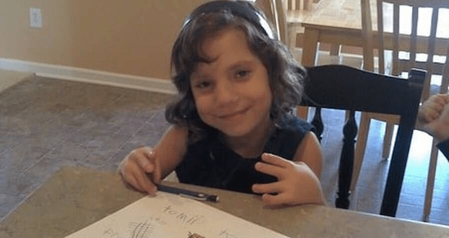娜塔莉亞2019年上節目受訪時堅稱被收養時真的只有6歲。翻攝YouTube
