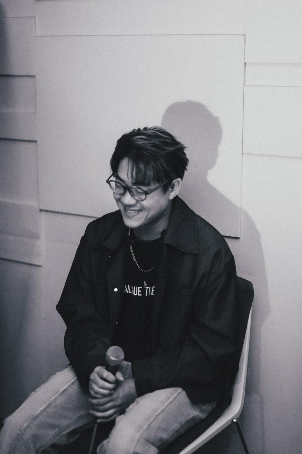 羅啟豪向難度挑戰，選唱歌詞密麻麻的國語歌《畫中密碼》。