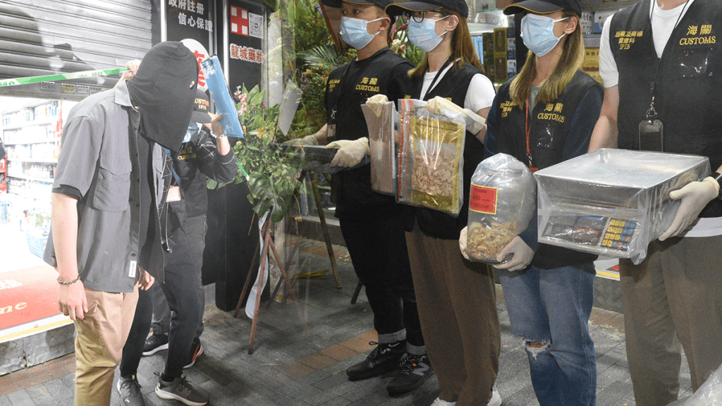聲稱送兒童保健產品氹買花旗參 「斤變両」收天價呃內地客 佐敦藥店男職員被捕