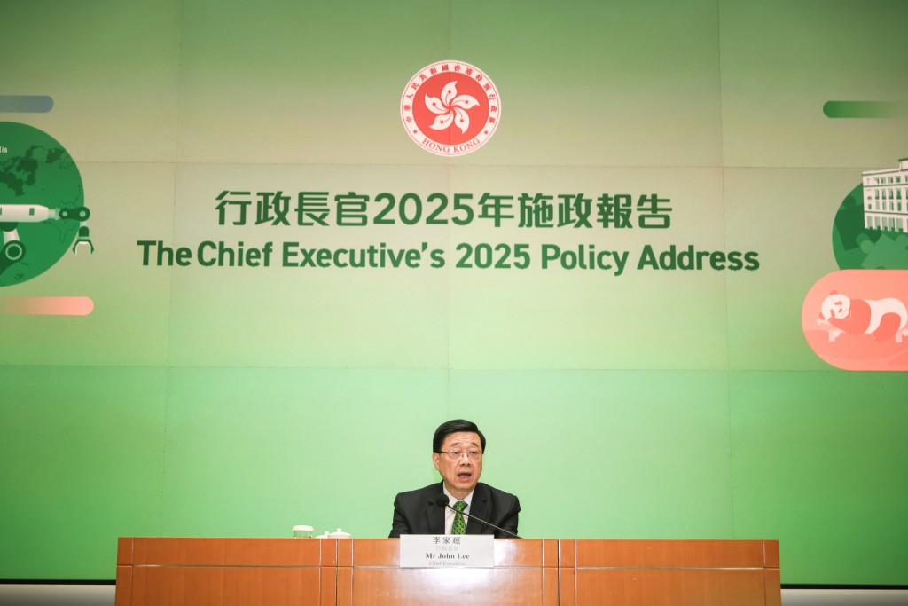 李家超召開施政報告記者會，解答傳媒提問。
