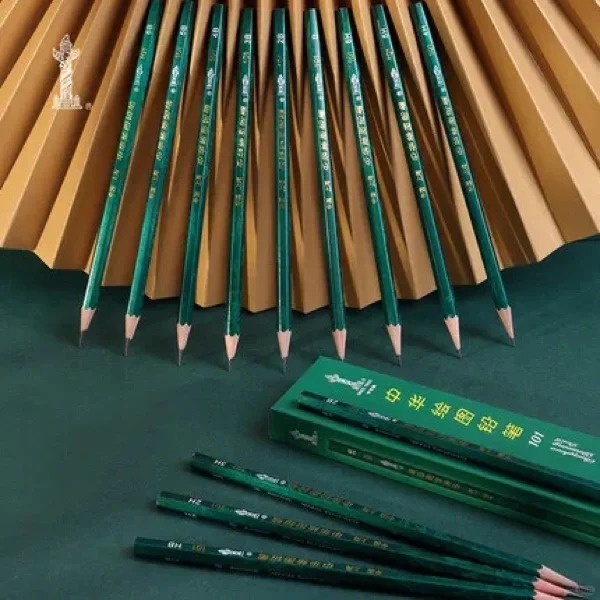 中華牌鉛筆是中國幾代學生必曾擁有的文具。 中華牌鉛筆是中國幾代學生必曾擁有的文具。