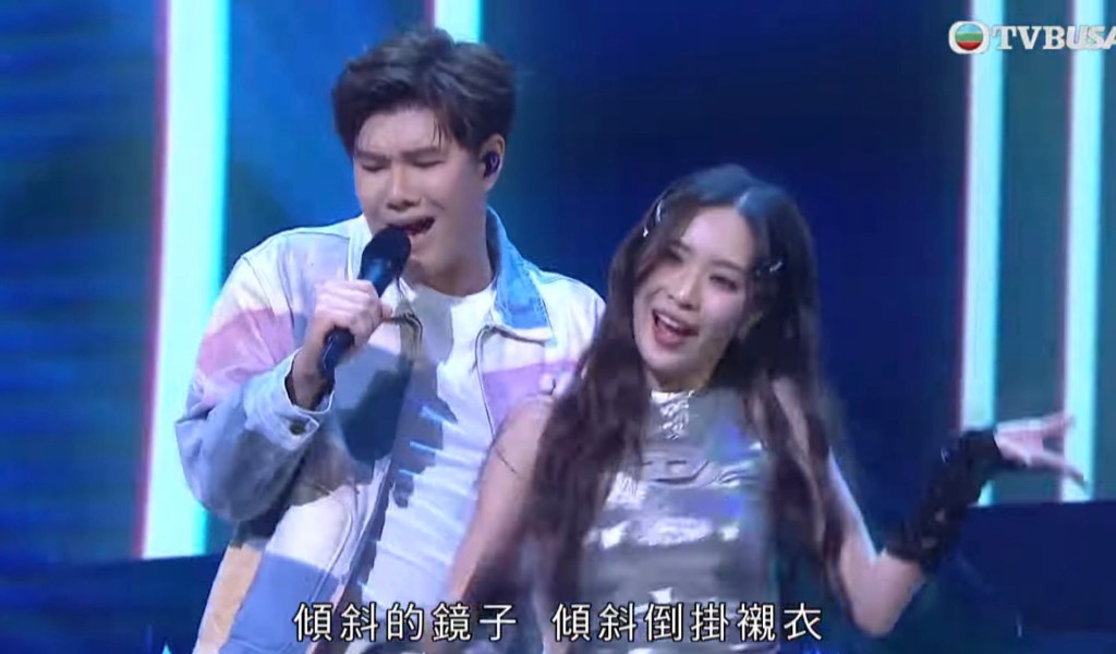 Lenna T.為張與辰的演出曲目擔任核心伴舞。 Lenna T.為張與辰的演出曲目擔任核心伴舞。