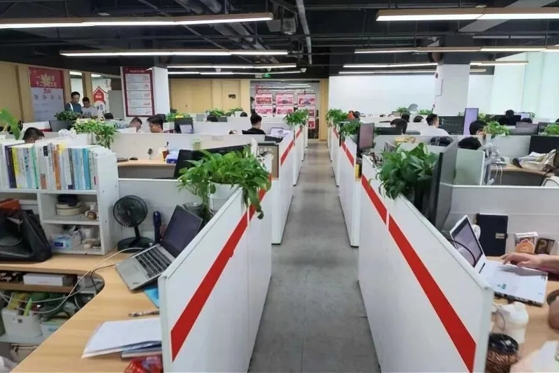 深圳市一览网络股份有限公司管理层带头申报绿色出行。南方都市报 深圳市一览网络股份有限公司管理层带头申报绿色出行。南方都市报