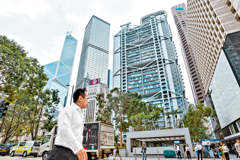 踏入11月初，大行亦陆续加入税贷战团，