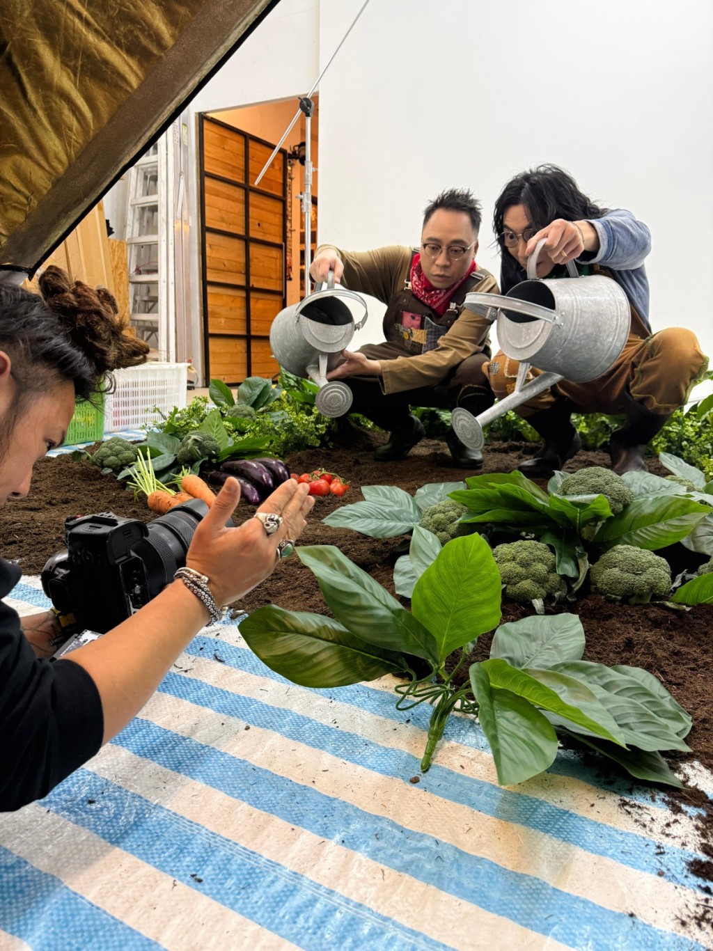 C君抵死地自抽水：“啲人话两个死人头，今次咪种返生佢。”