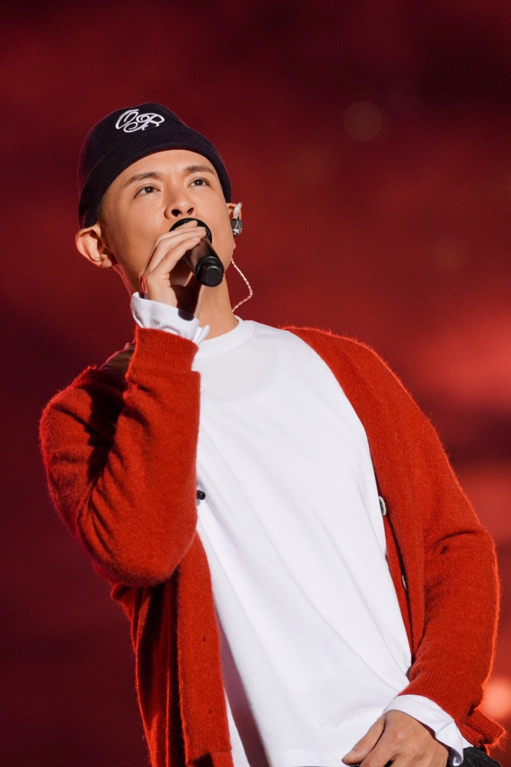 側田指自己鍾意音樂的原因是因為音樂無分語言國籍。