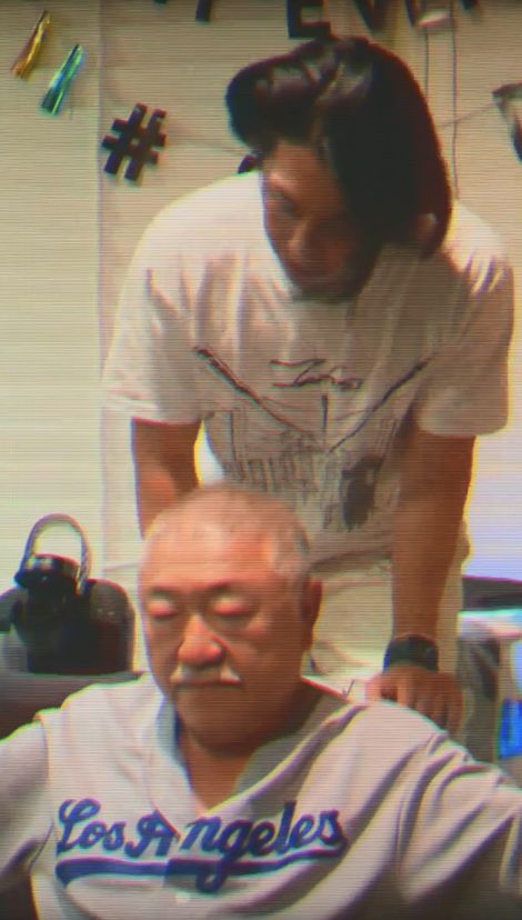 吳爸爸的表情原本好淡定。