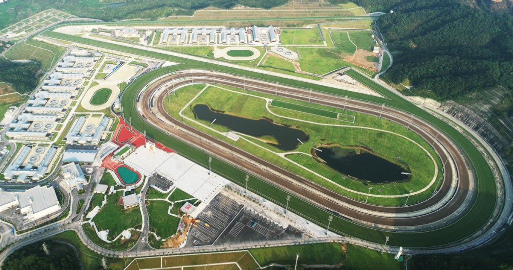 《規劃》指要發展高端體育消費。以香港賽馬會從化馬場為載體。