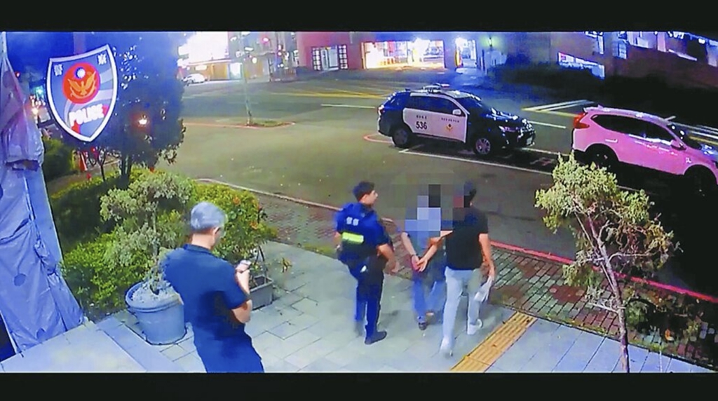 涉嫌向兼职女大生落药的陈姓药剂师已被捕。