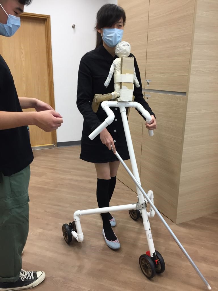 对John来说，再辛苦，也不及视障妈妈一句「很好」来得深刻，更燃起了他从事设计的初心。