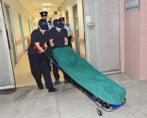 政府總部東翼3樓一名高級督察突然昏迷，送院搶救後不治。