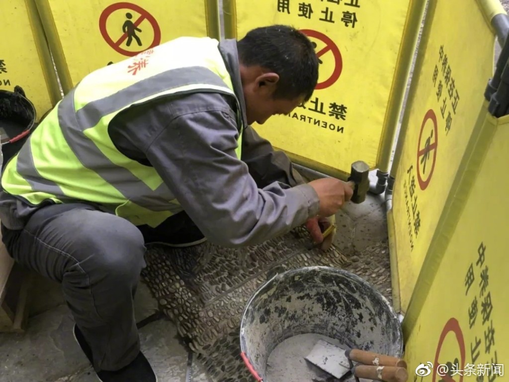 工作人員指只是普通石頭。網上圖片