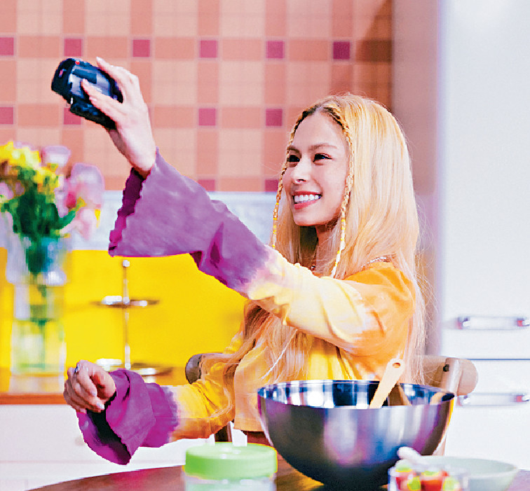 ■Gin Lee的新歌是R&B情歌。
