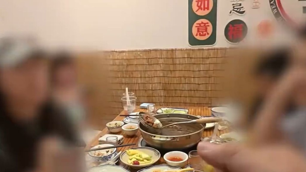 4名遊客在食用潮汕鹵水火鍋後不滿味道「口太淡」，以發布5000字差評相要脅免單。
