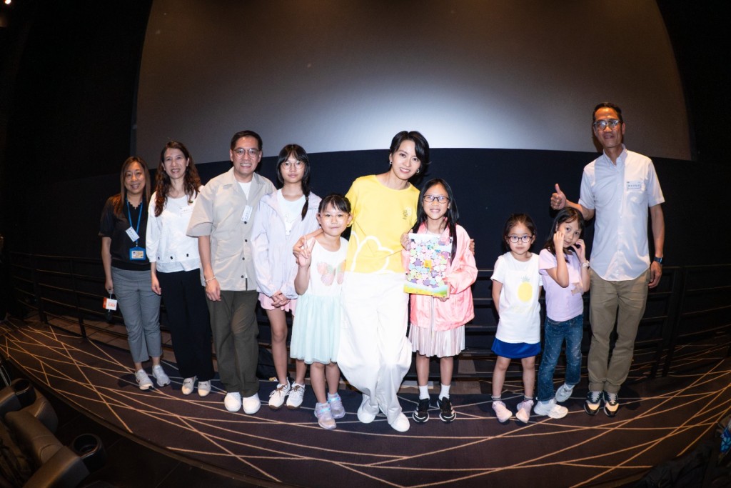 Gigi說：「小朋友有爸爸媽媽帶住一齊去睇戲，係一件好開心嘅事！」