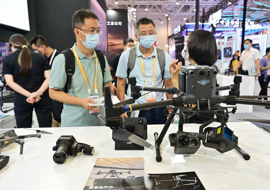 大疆（DJI）無人機目前是全球第一品牌。圖為大疆無人機在第21屆中國國際投資貿易洽談會上參展。