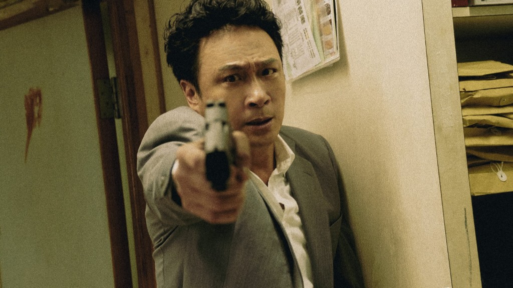 鎮宇演搏命警察。 鎮宇演搏命警察。