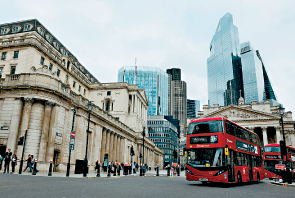 到英國旅遊、公幹甚或只是在英國轉機，都需先支付10英鎊申請電子旅遊許可。
