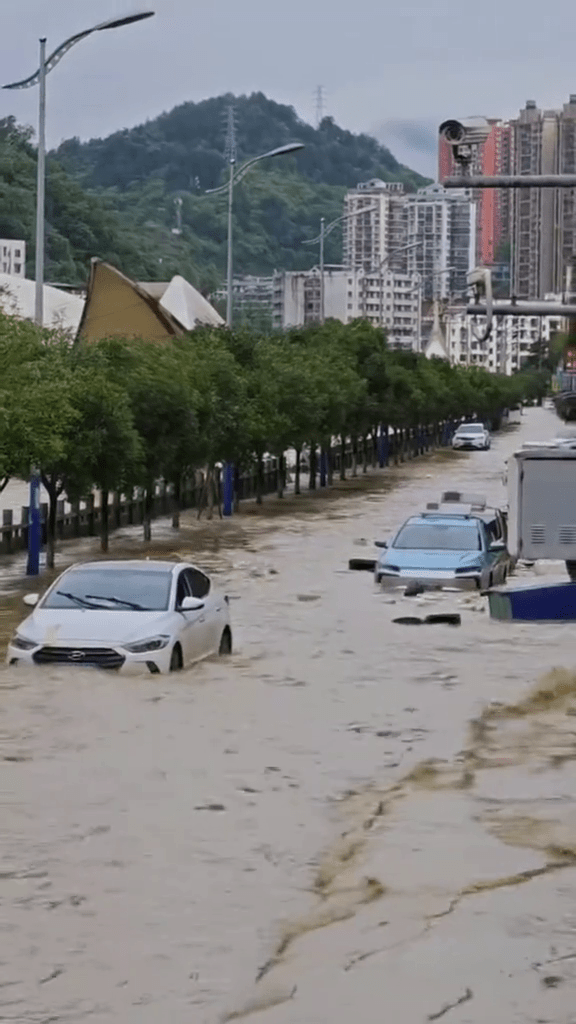 贵州都匀暴雨成灾。
